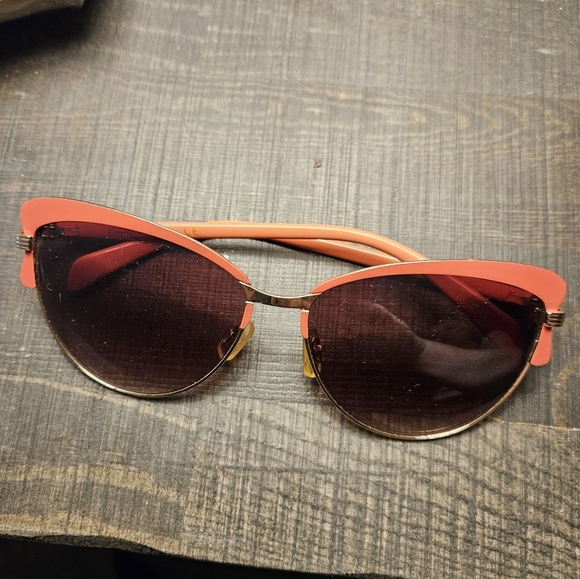 Nanette Lepore Coral With Gold Accent Sunglasses. - Picture 2 of 5